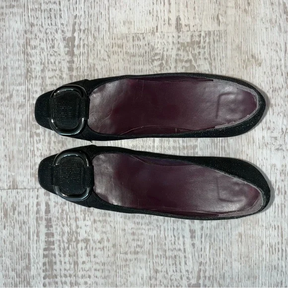 Stuart Weitzman Black Textured Heels with Buckle Design Size 8.5 - Picture 2 of 5